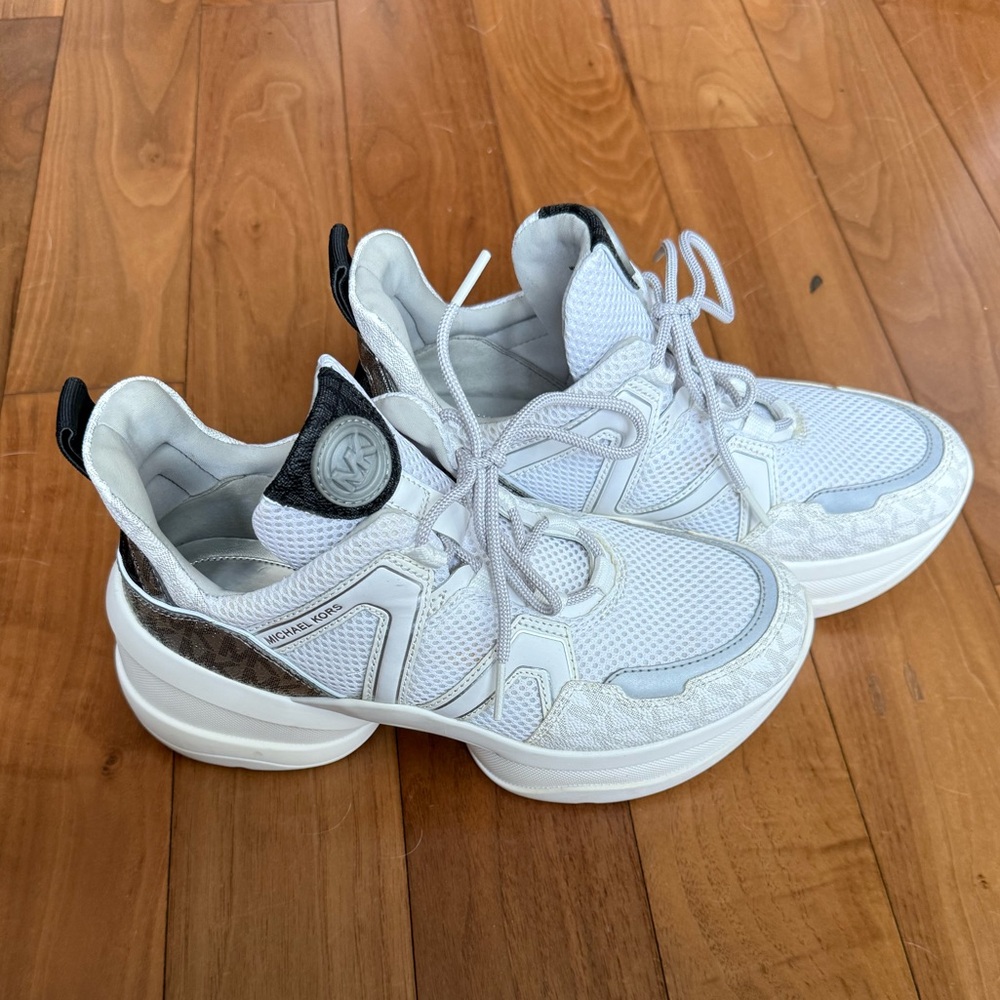 (SOLD) Michael Kors Logo White Athletic Sneakers